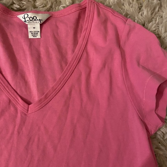 Lilly Pulitzer tshirt - Picture 1 of 3